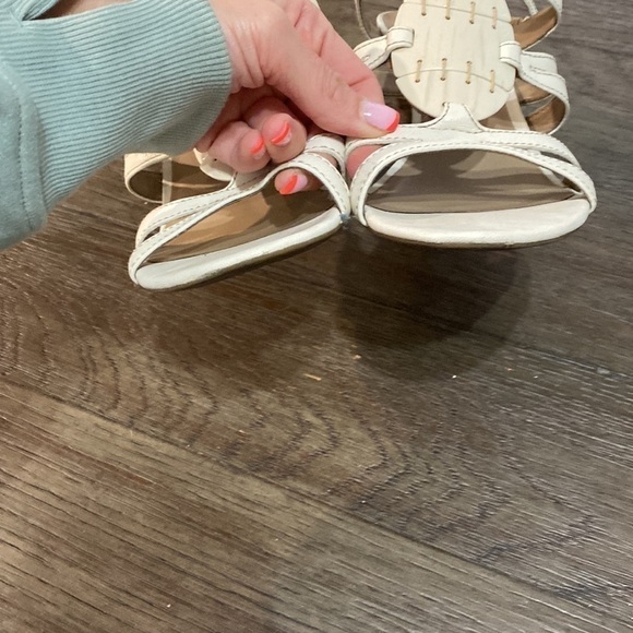 Franco Sarto cream seashell adjustable strap sandal’s | Size 8 1/2 - Picture 7 of 12